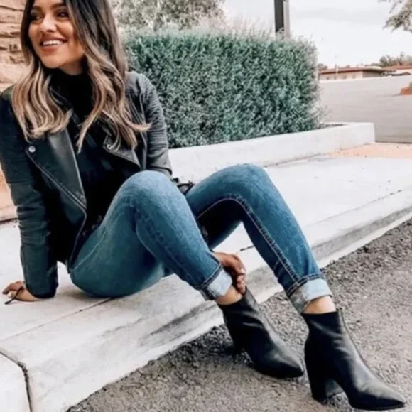 Steve Madden Jillian Croc Embossed Black PU Leather Pointy Toe Ankle Boots 9.5 - Picture 2 of 12